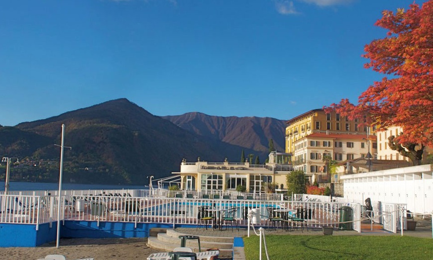 Image 7: Piscina e pranzo al lago di Como