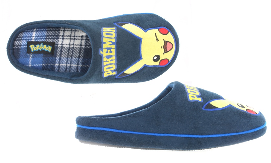 Image 3: Men's Pokemon Slippers