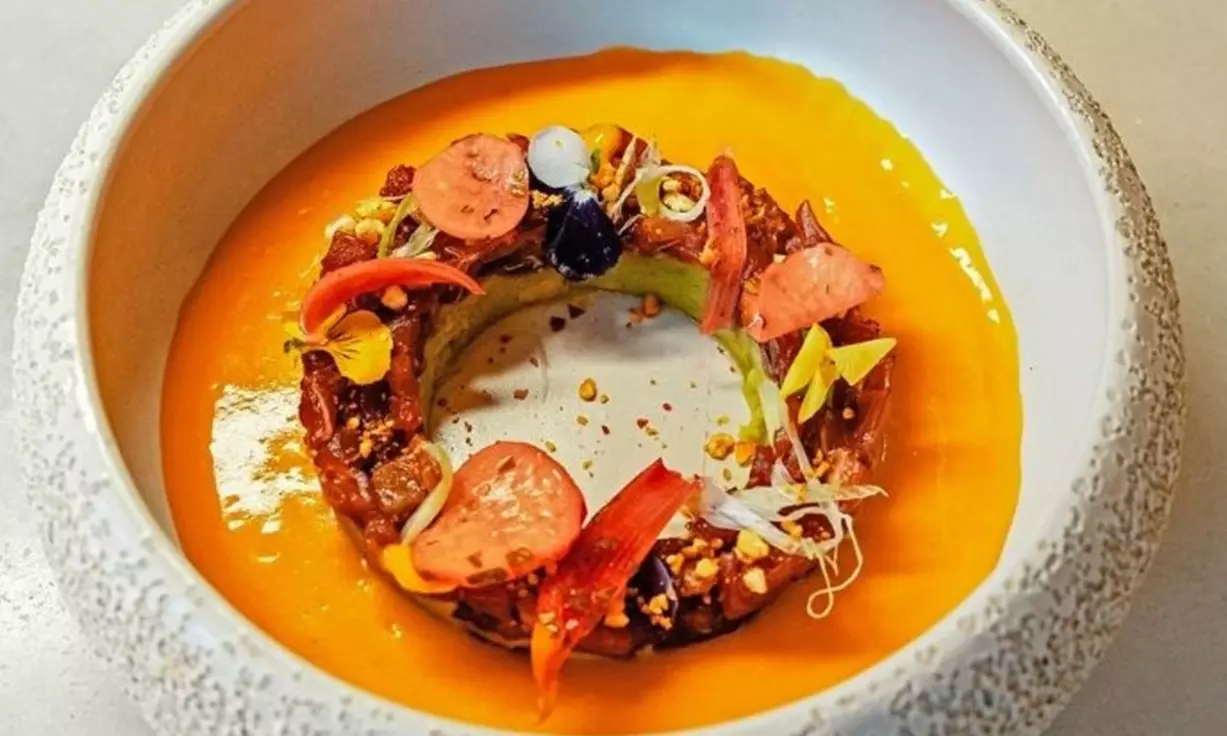 Menú mediterráneo con postre y bebida o botella de vino para 2 o 4