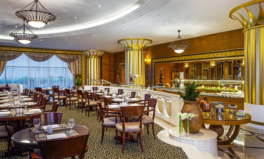 Image 4: Abu Dhabi: 5* Stay with Breakfast