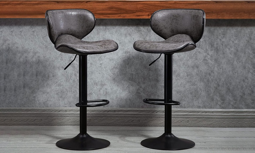 Image 10: HomCom Set of Two Bar Stools