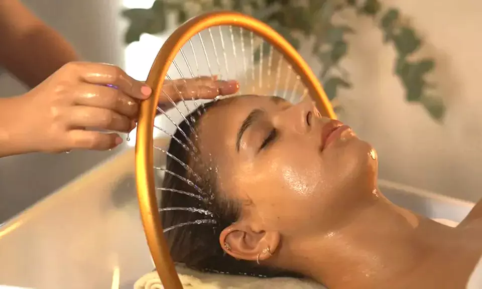 Tratamiento head spa en pareja con masaje craneofacial y de busto