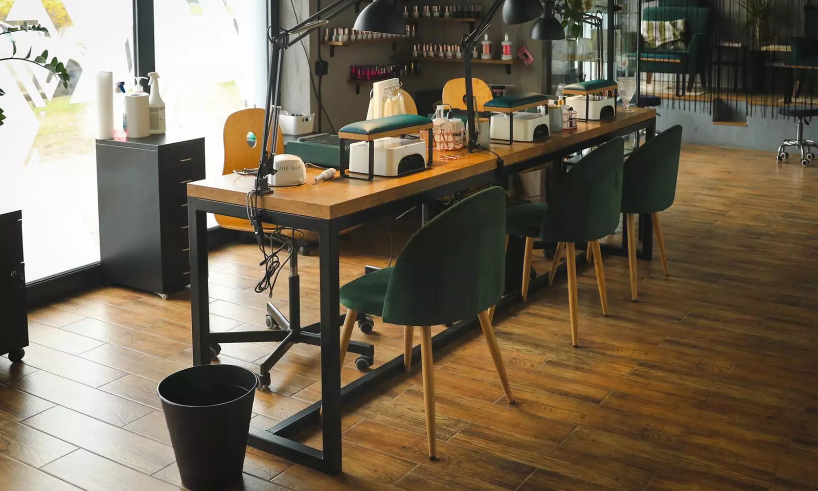 Do 31% zniżki na Salon/studio paznokci - Manicure w En Ju Studio Justyna Rawska 141A