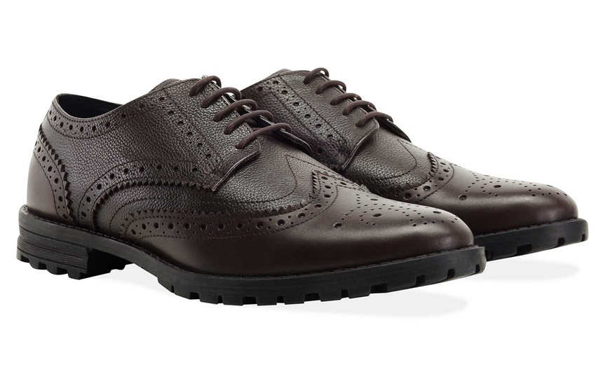 Image 9: Men's Leather Chunky Brogues