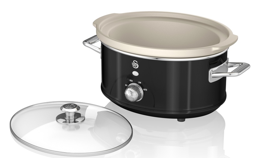 Image 18: Swan 1.5L, 3.5L or 6.5L Retro-Style Slow Cooker