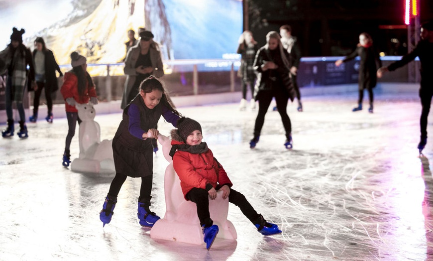 Image 5: Ice Rink Canary Wharf