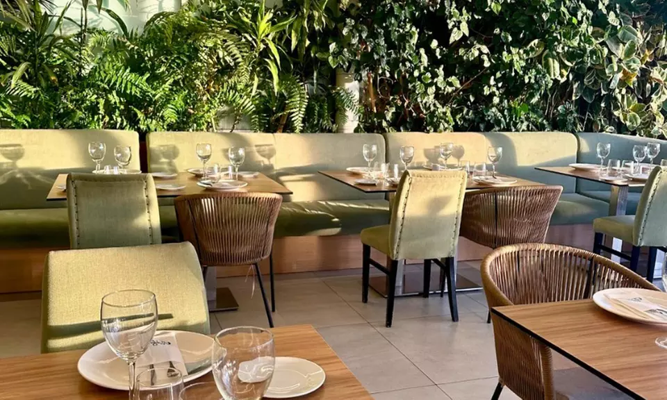 Menú de arroces para 2 o 4 frente al mar con postre y opción a vino