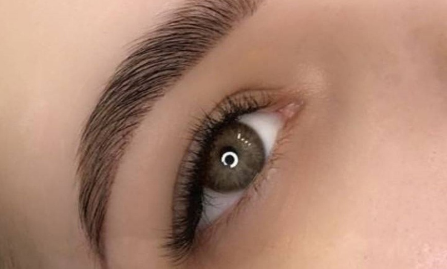 Image 4: Lifting y tinte de pestañas y/o laminado y depilación de cejas 