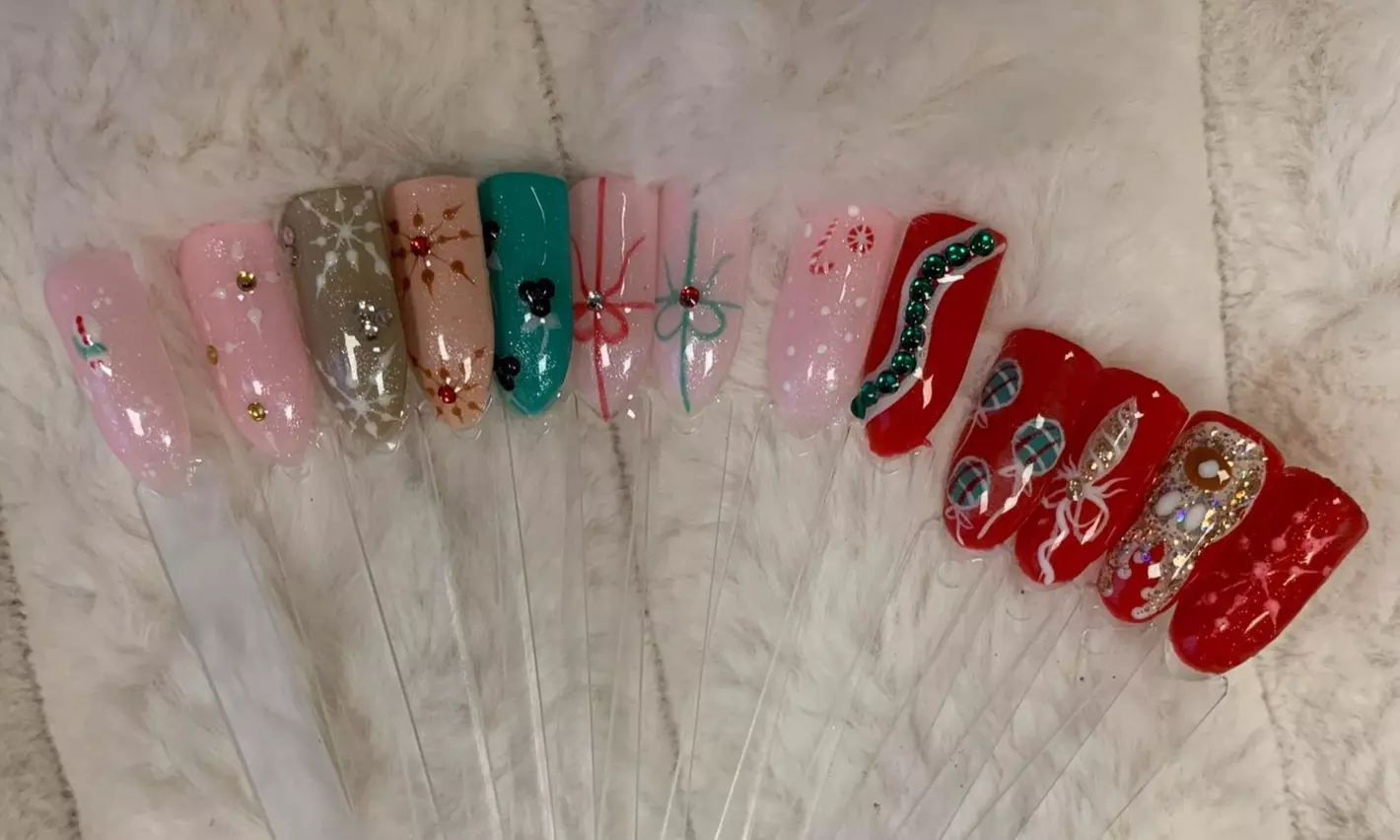 Beauté des mains et pose de vernis semi-permanent ou pose américaine