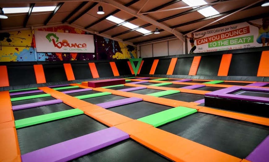 Image 4: One-Hour Trampoline Session