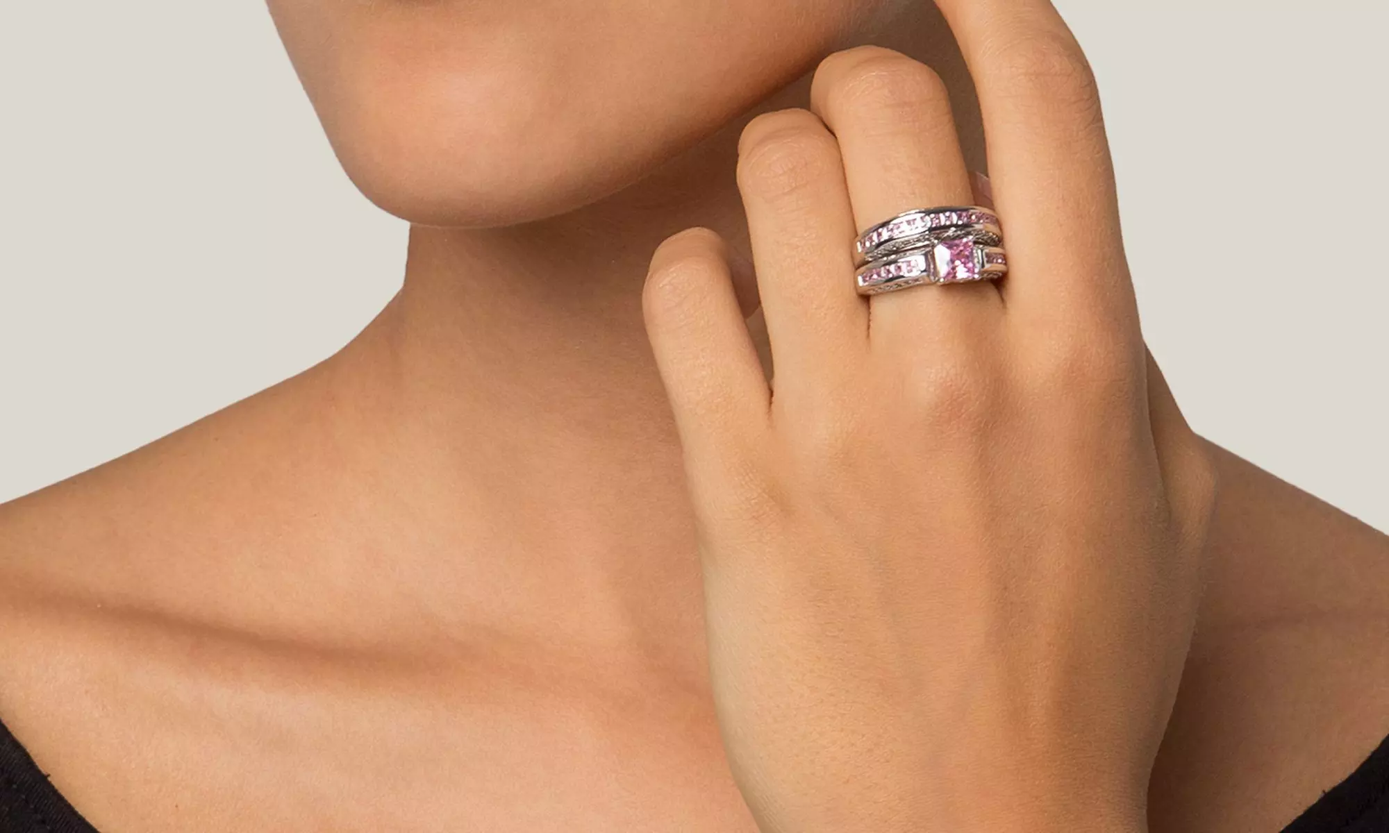 Anello Destiny in ottone placcato oro con pietre zaffiri sintetici