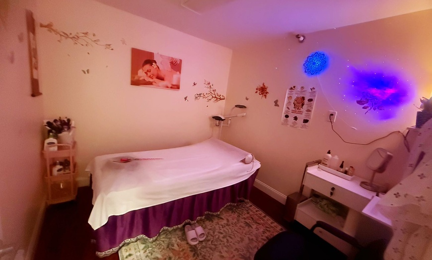 Image 4: Up to 30 Min Swedish Massage + 60 Relaxation Facial & A Glass Red Wine