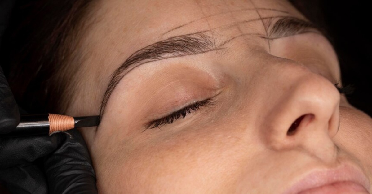 Tratamiento de micropigmentación de cejas, pecas o labios en Tarragona
