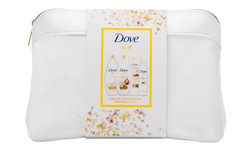 Image 3: Dove Washbag Gift Set
