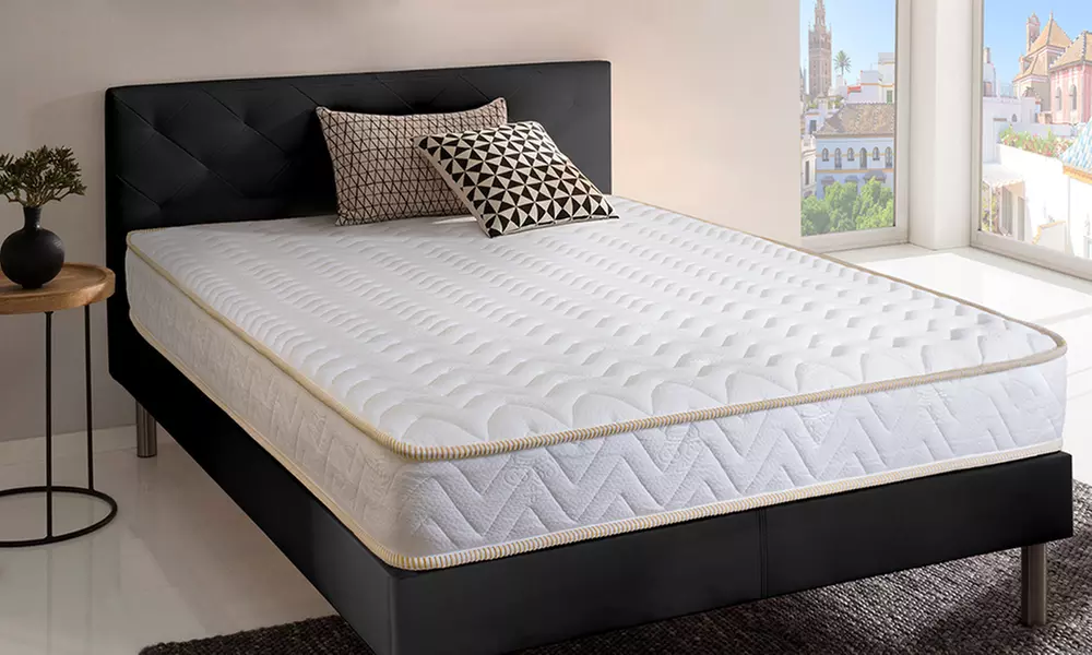 Matelas "Golden" à mémoire de forme, mousse haute résilience, hypoallergénique, marque Sampur - Primary Image