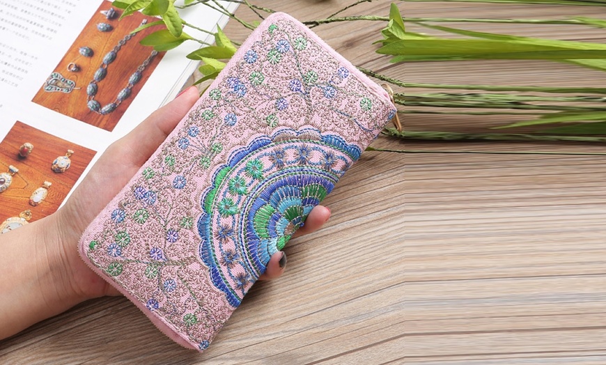 Image 8: Embroidery Wallet