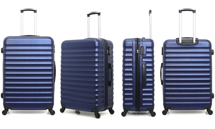 Image 31: Jakarta Set of Three Suitcases