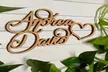 Personalisierbarer Schriftzug aus Holz mit 2 Namen und Herz im Design nach Wahl von Woodener (bis zu 48% sparen) - Second Medium