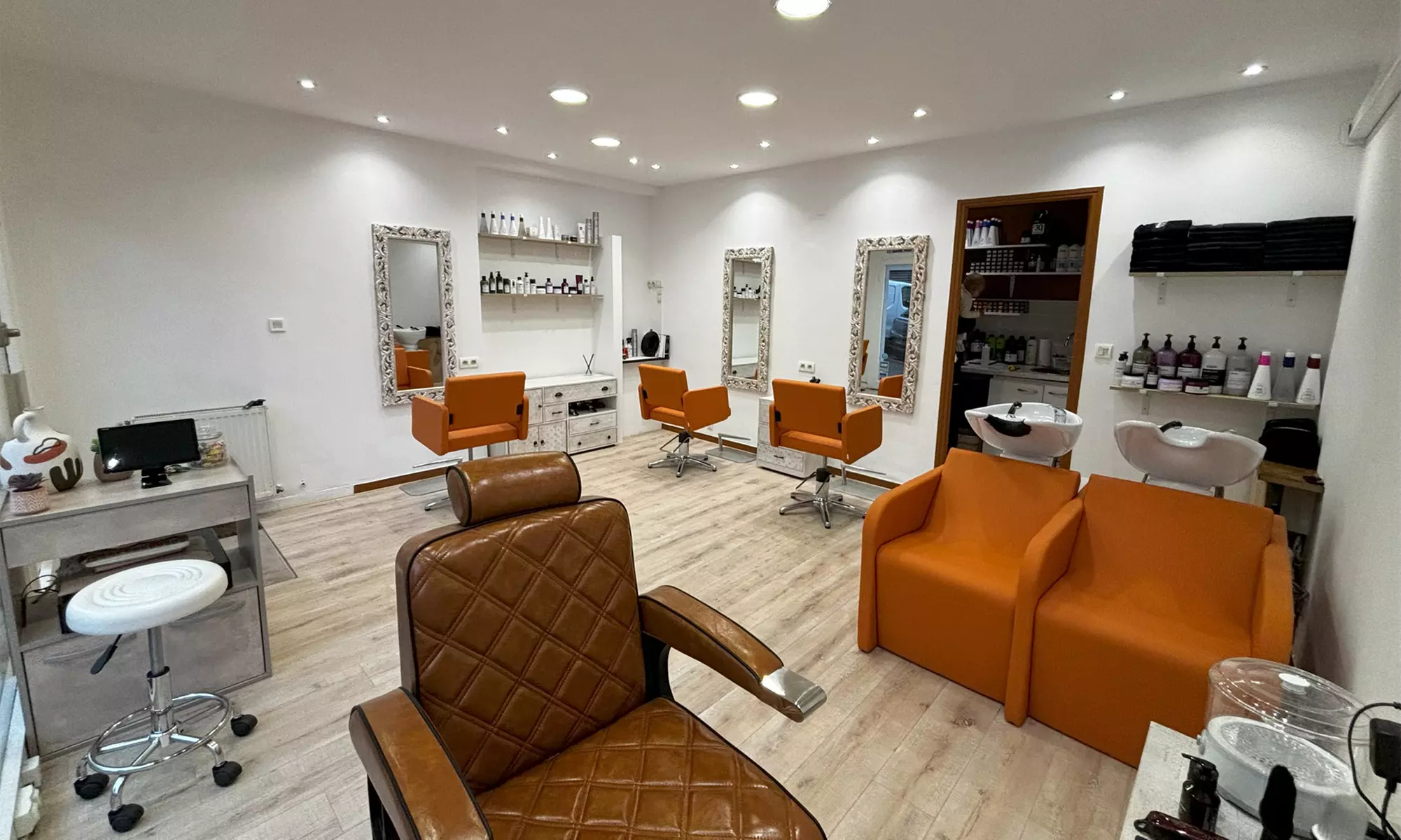 Forfait shampoing, soin, coupe et brushing, option couleur, au salon DSA élégance coiffure (remise jusqu'à 38%)