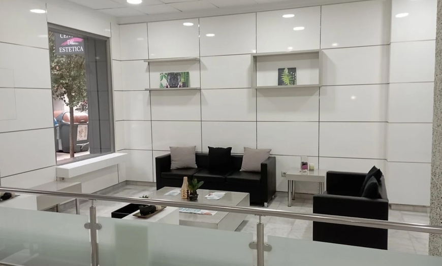 Image 3: Tratamiento Dermapen facial con relleno dérmico y cóctel de vitaminas