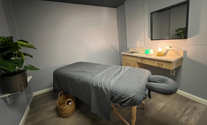 Image 3: Custom Swedish or Deep Tissue Massage – 60 or 90 Minutes
