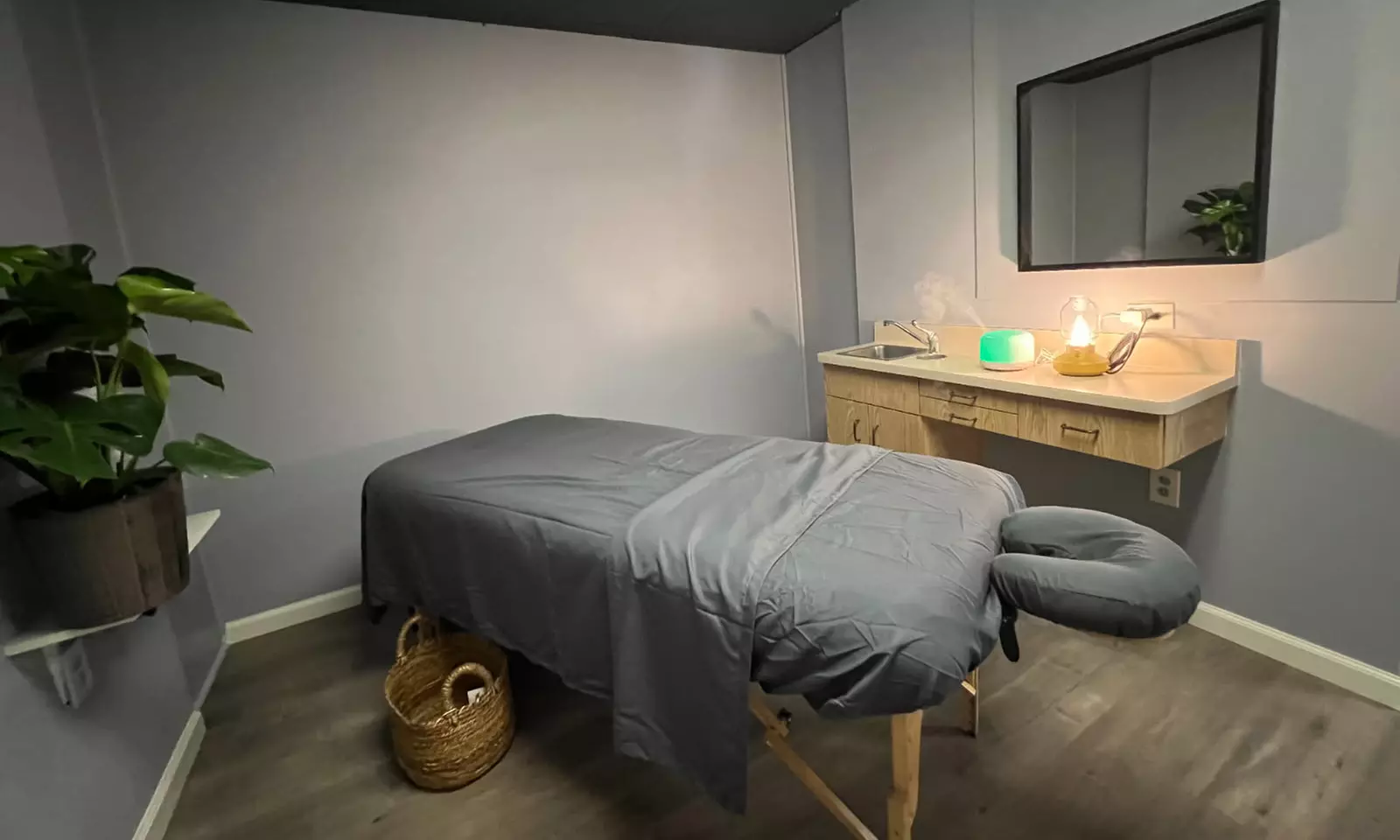 Custom Swedish or Deep Tissue Massage – 60 or 90 Minutes