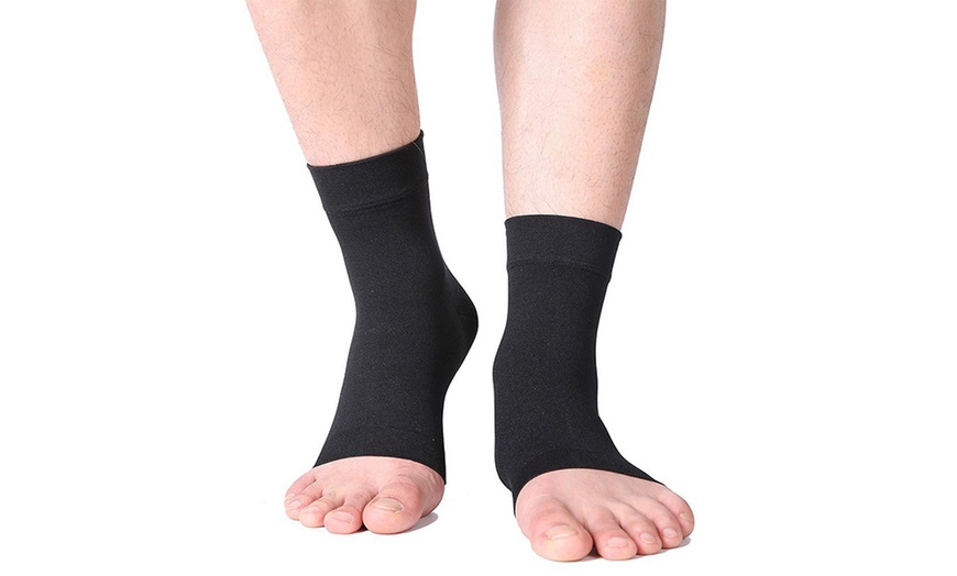 Image 2: Plantar Fasciitis Socks