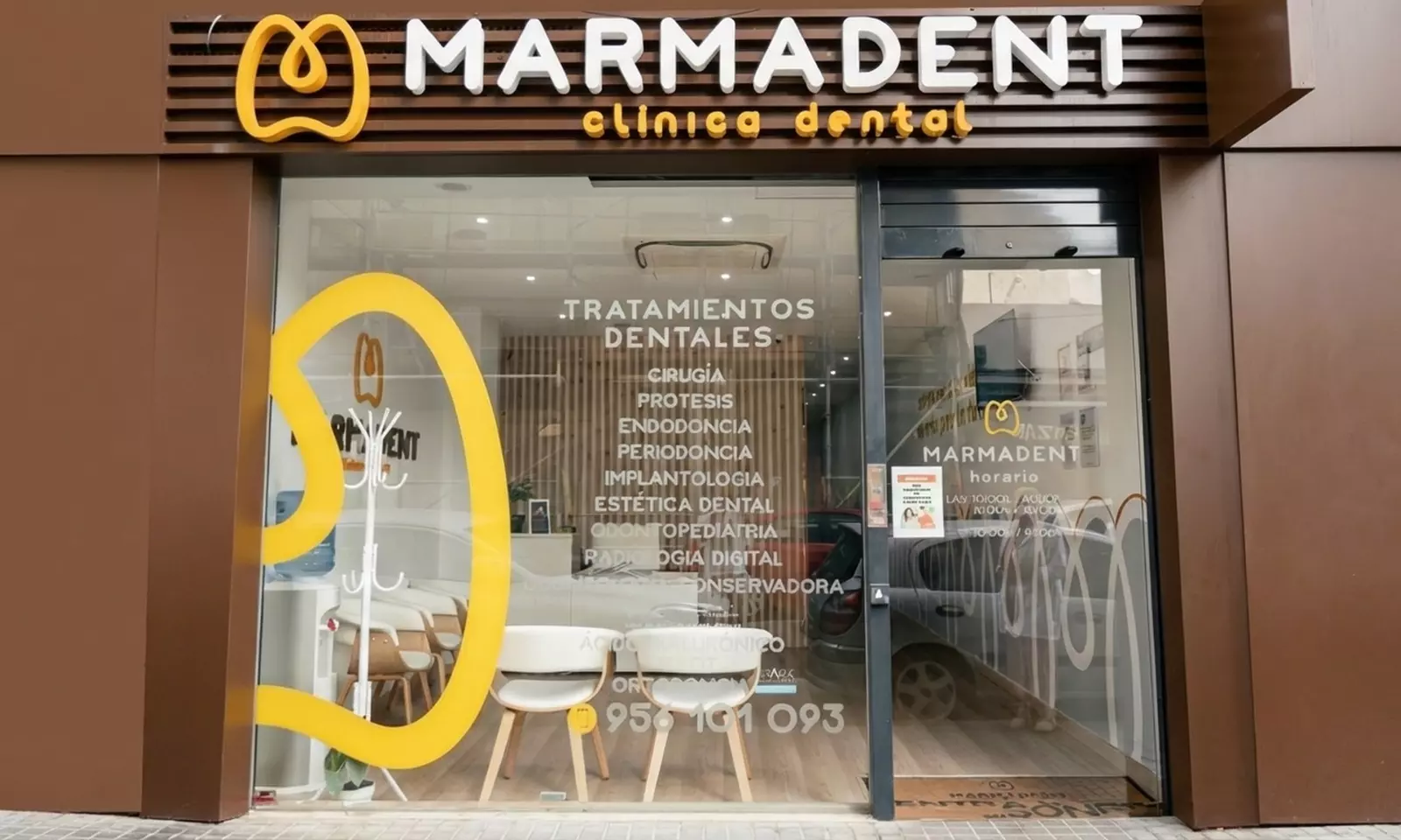 Limpieza bucal con revisión, diagnóstico y colocación de brillante