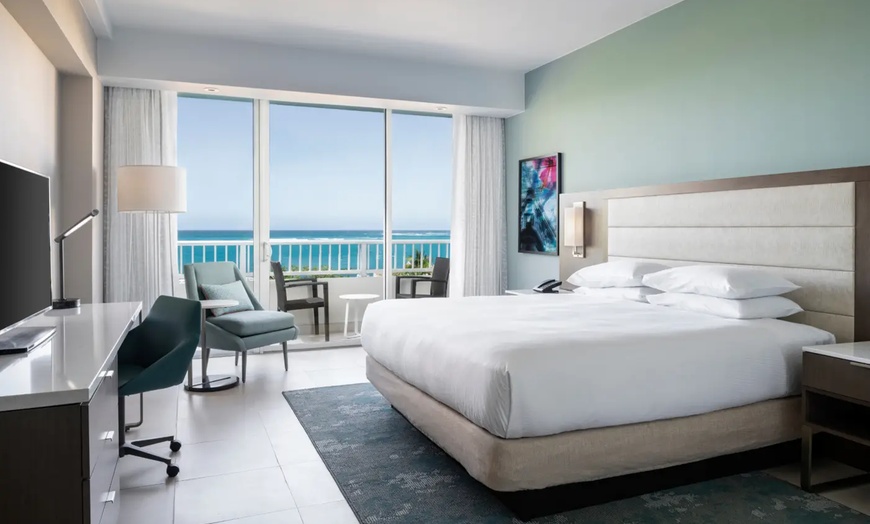 Image 4: ✈ 4-Day Puerto Rico Vacation at Caribe Hilton w/ Air & F&B Credit