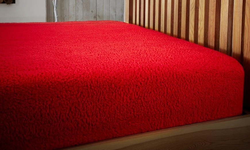 Image 2: Teddy Fleece Thermal Fitted Sheet
