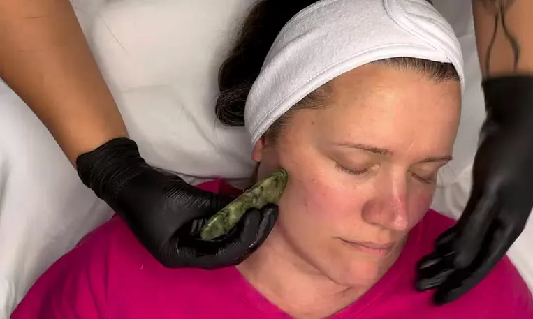 Get Radiant Skin:1, 3, or 5 Sessions(60 Mins) Choice of Silk Facial