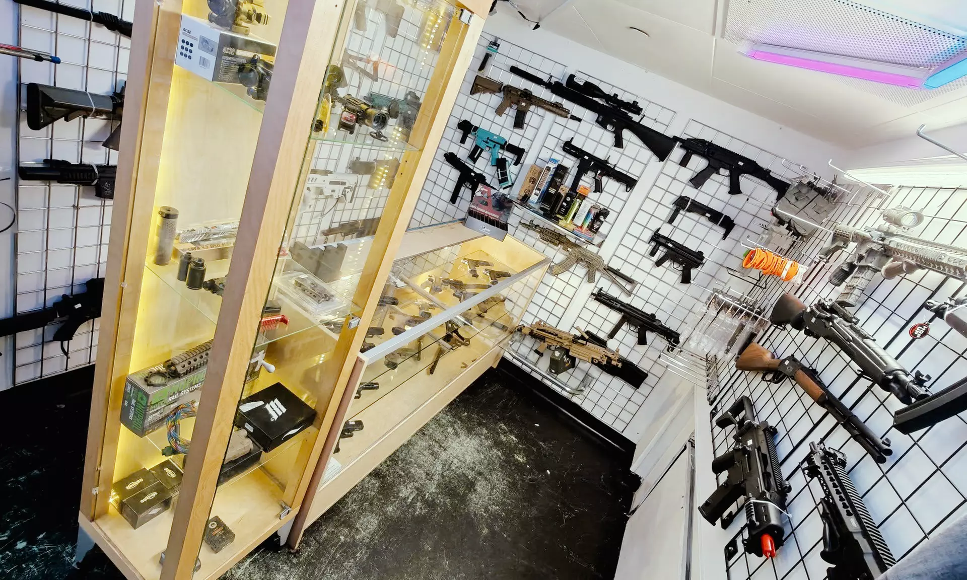 Midweek or Sunday Airsoft Game Pass Including Hire