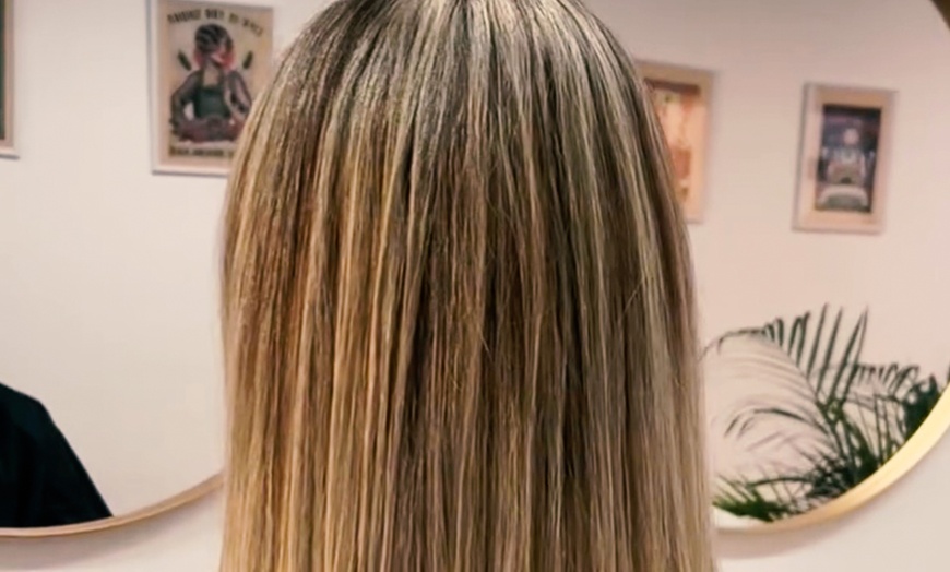 Image 14: Up to 25% Off on Salon - Haircut at GeoGlam