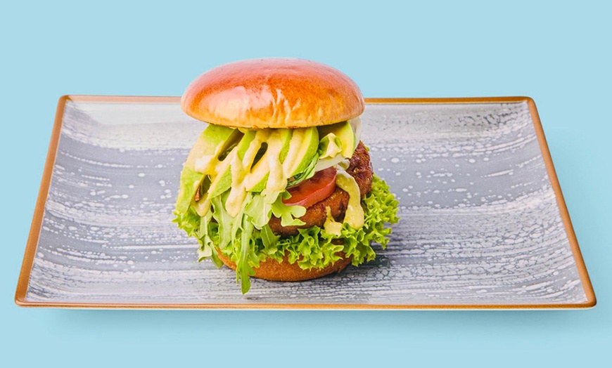 Image 5: Burger inkl. Beilage und Softdrink (0,3 L) nach Wahl für 1-2 Personen