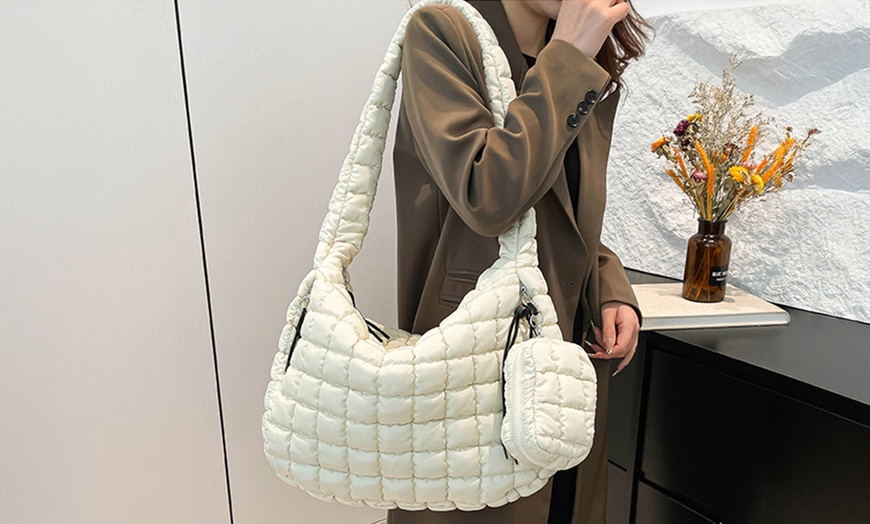Image 8: Gesteppte Schultertasche mit abnehmbarer Mini-Tasche