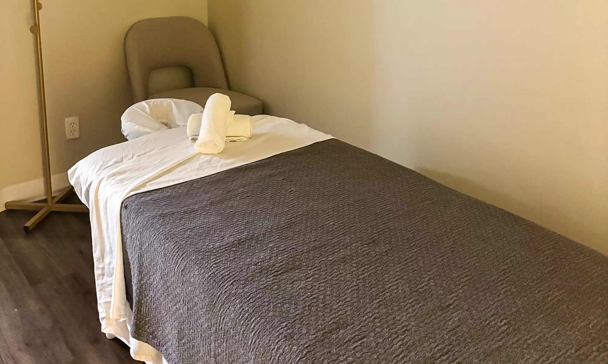 Up to 37% Off on Couples Massage at Vanies Aesthetic & Wellness - Second Medium