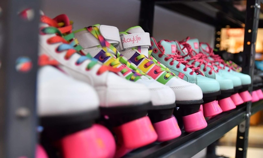 Image 8: Ruch, muzyka i dobra zabawa: 90 minut jazdy na wrotkach