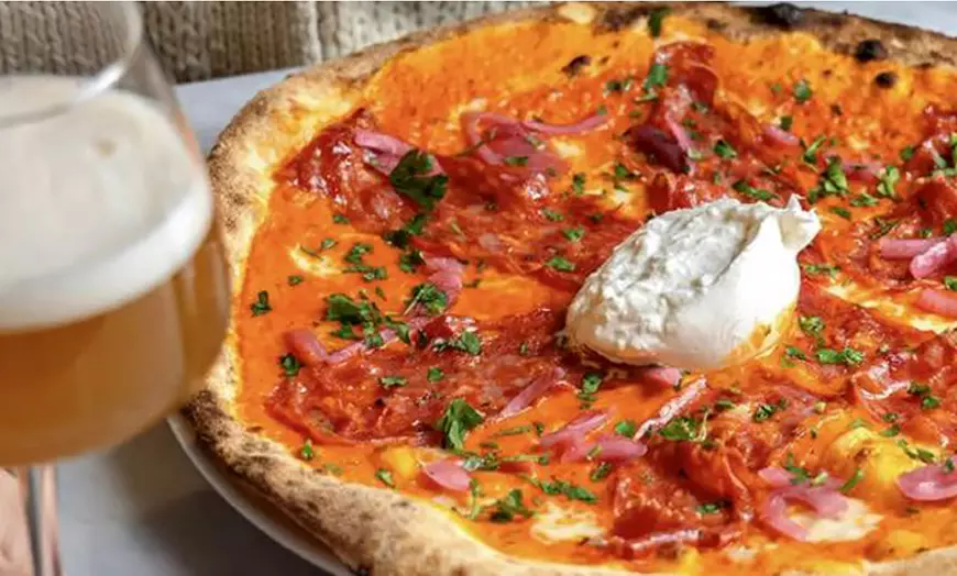 Image 1: Pizza, passie en panna cotta: 3-gangendiner naar keuze voor twee 