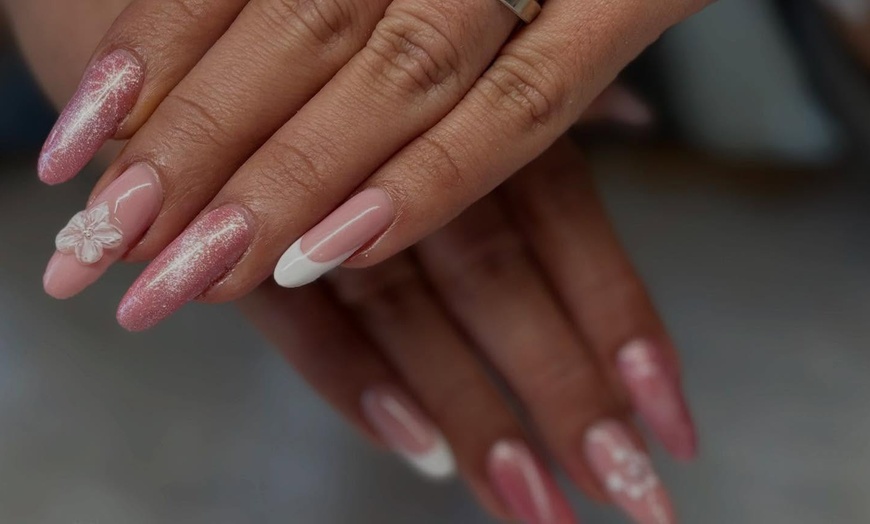 Image 1: Beauté des mains : capsule, gel ou semi-permanent au choix

