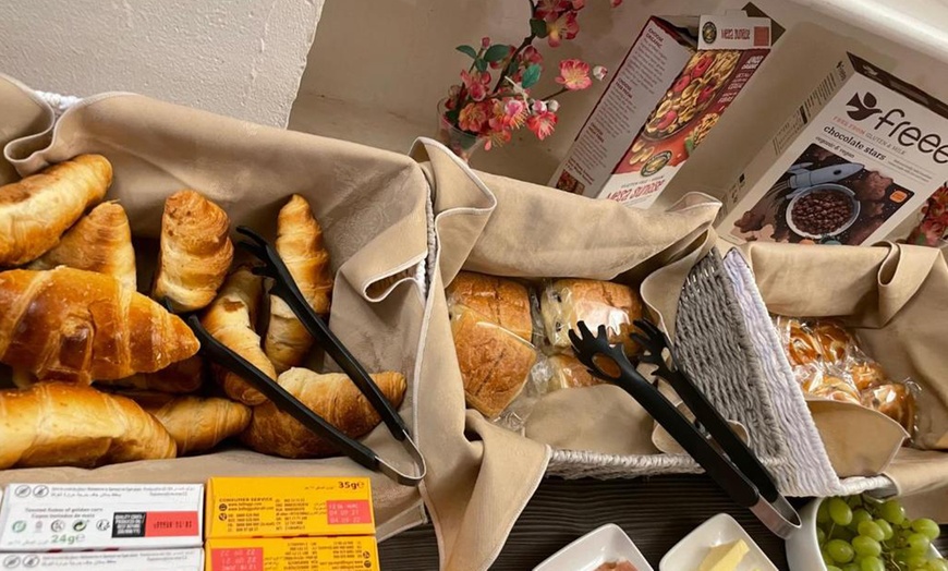 Image 13: Swinscoe: 2-Night Stay with Breakfast and Optional Dinner