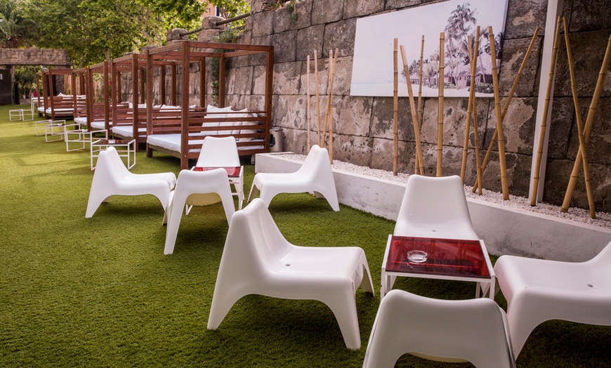 Image 22: Acceso a resort con fiesta, DJ, gogós, pool party y consumiciones