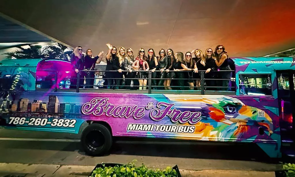 Enjoy 1.5-Hours Open-Air Party Bus Tour with Guide & Iconic Views