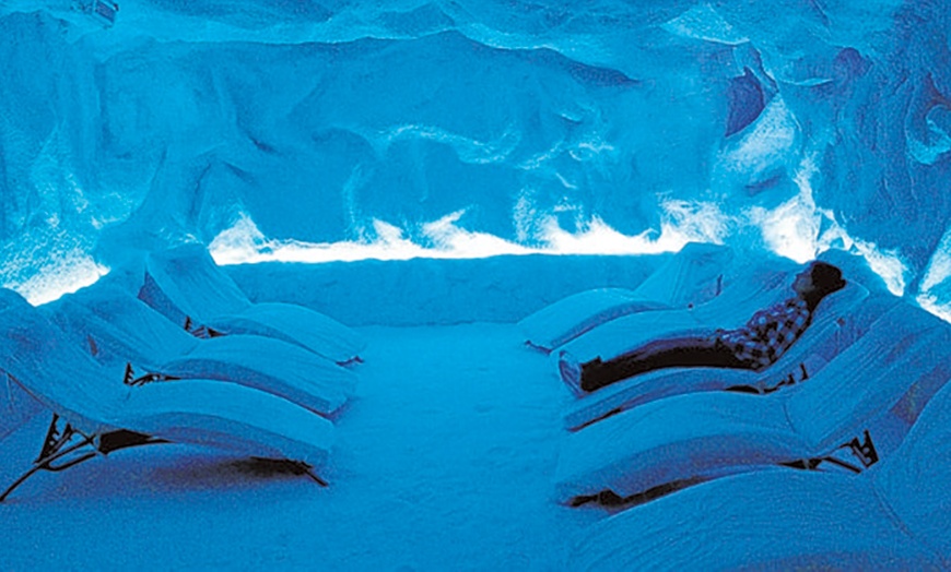 Image 10: 1 o 3 sesiones de haloterapia en cueva de sal para niños o adultos