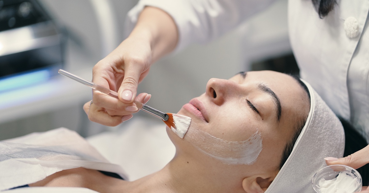 Tratamiento de limpieza facial para una persona en Málaga