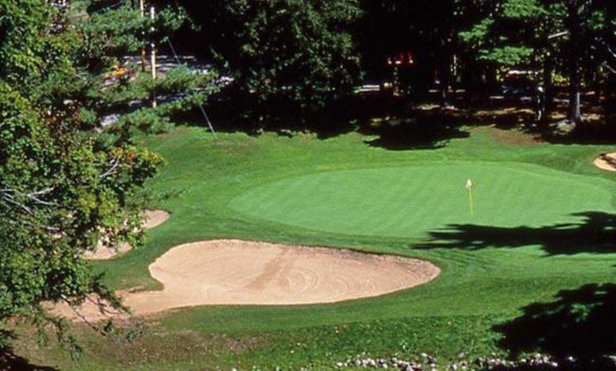 Image 7: Golf at Le Château Montebello