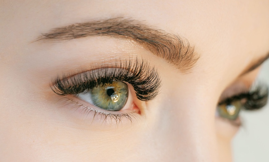 Image 1: Full Set of Classic Eyelash Extensions for a Timeless Look! 