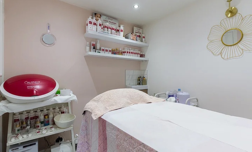 Image 4: 6 Laser Hair Removal Sessions: Small, Medium, Large,/ Extra Large Area