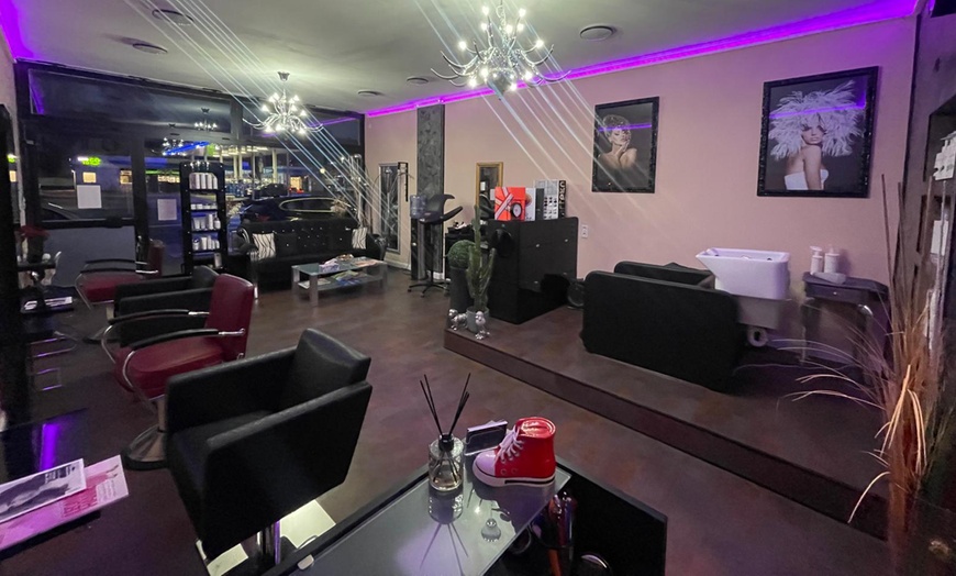 Image 5: Damen-Haarschnitt, opt. mit Strähnen & Glossing, Farbe oder Balayage 