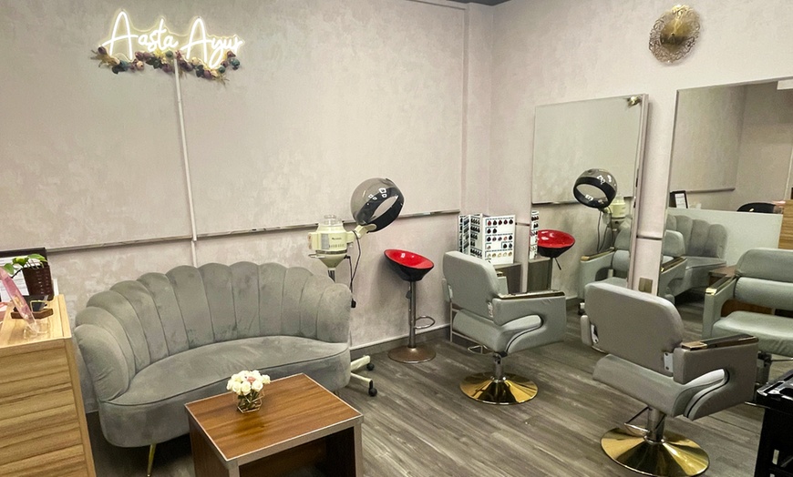 Image 4: Transform Your Look: Hair Wash, Styling & Beauty Treatments