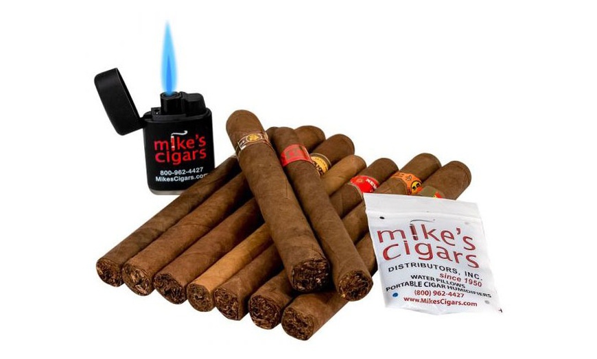 Image 2: Mike's Cigars Holiday Cigar and Accessory Bundle
